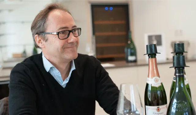 Jean-Paul Hébrart při degustaci.
